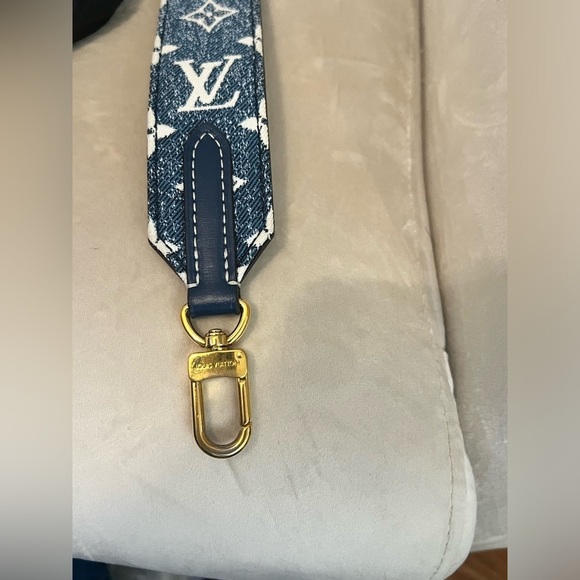 Louis Vuitton Denim Bandolier Strap. 35” long. Impossible to find! - Picture 7 of 16
